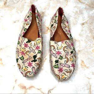 TOMS CLASSIC LOAFERS, ALIENS and RAINBOW PRINT CANVAS Slide on Comfort Shoes 7